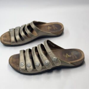 DANSKO women’s size 41 Gold Bronze Slip On Summer Strappy Sandal